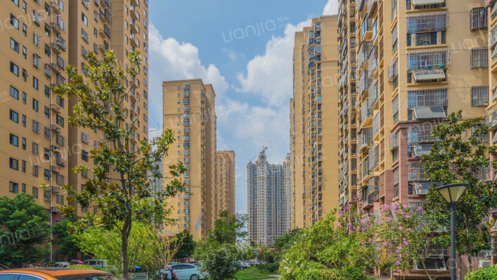 合铁家园外景图