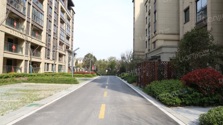 东望花园外景图