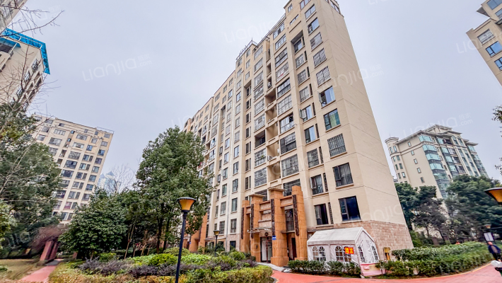 溪山美郡外景图