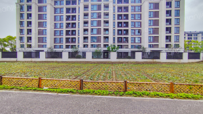 蓝城春风江南外景图