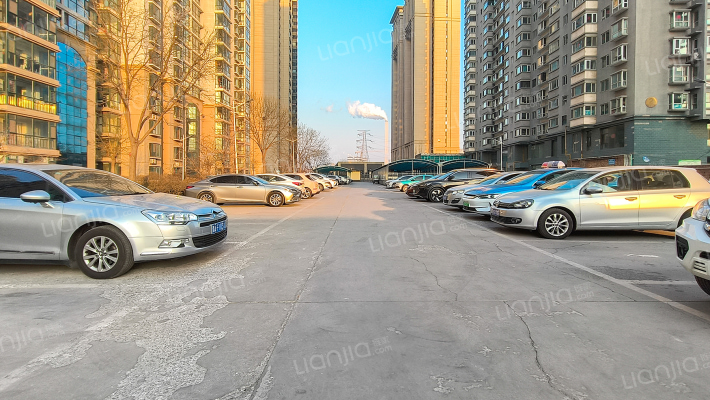 兴龙苑小区外景图