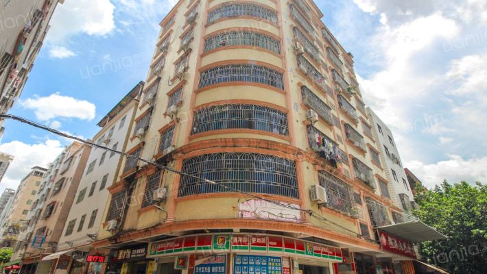 信誉大厦外景图