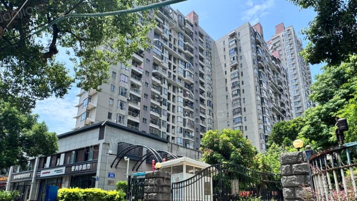 风景蓝水岸外景图