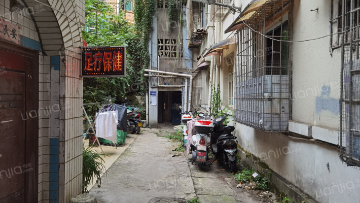 宝山北路350号外景图