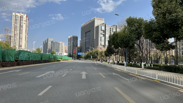 滇池源居外景图