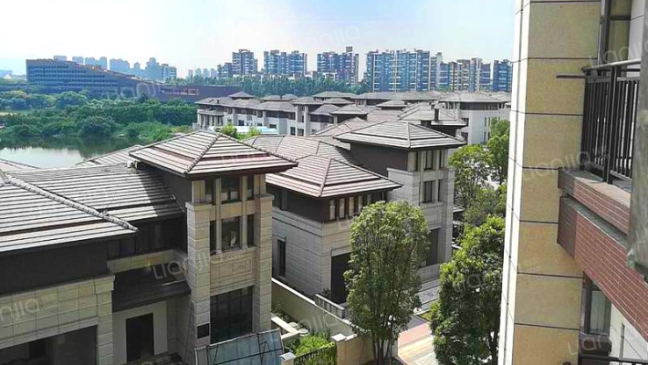 悦园花园外景图