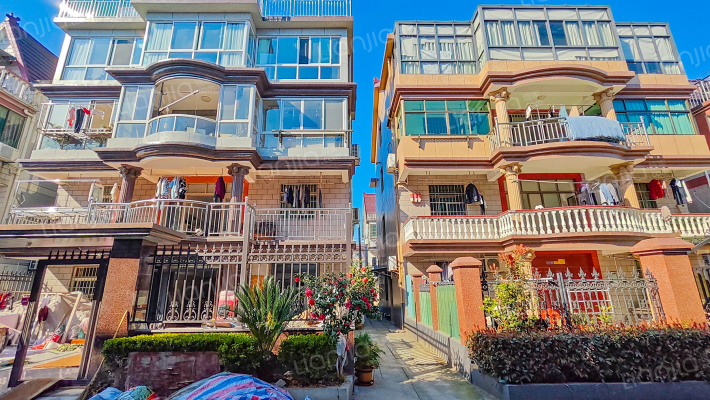 湾泾港小区外景图