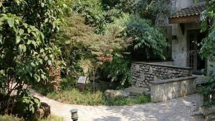 麓山国际塞尔维蒙外景图