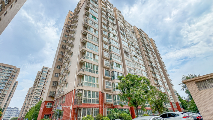 世佳戎居外景图