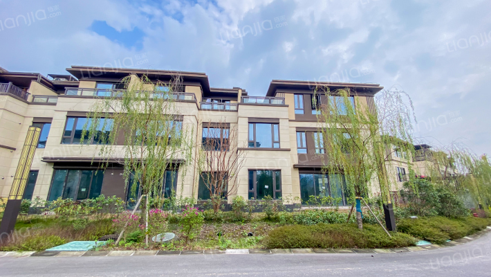 富力白鹭湾瞰湖外景图