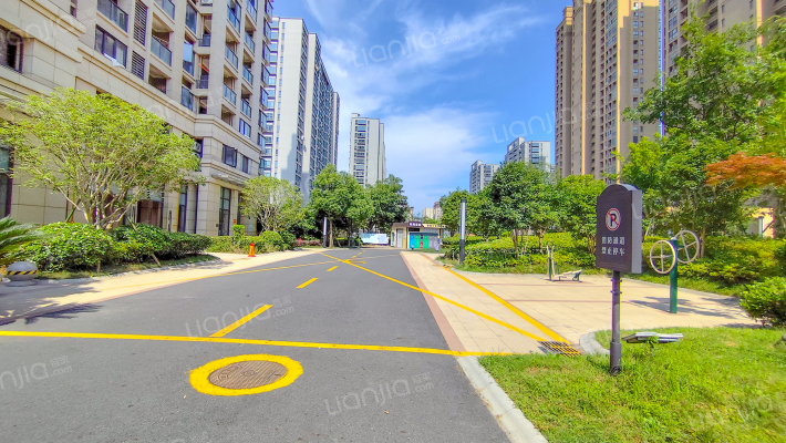 金泰时尚花苑外景图