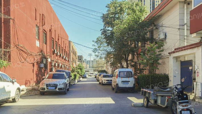 育芳园东里外景图