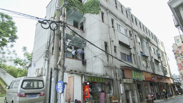 武珞路三巷302号外景图