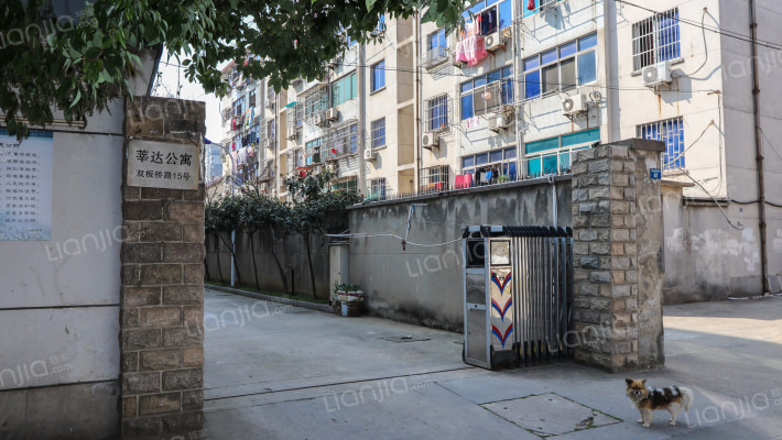 莘达公寓外景图