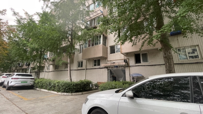 二江路二段82号小区外景图