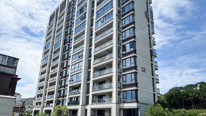 朗臻依山郡外景图