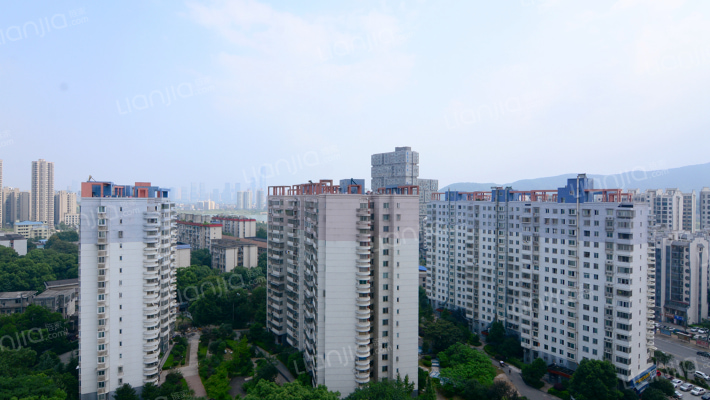 玛依拉山庄外景图