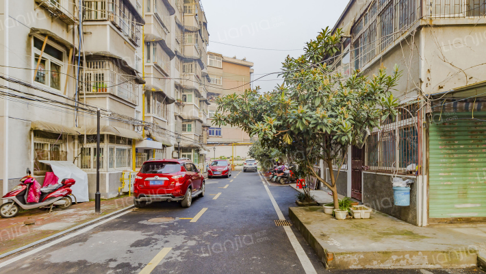 姚公新村外景图