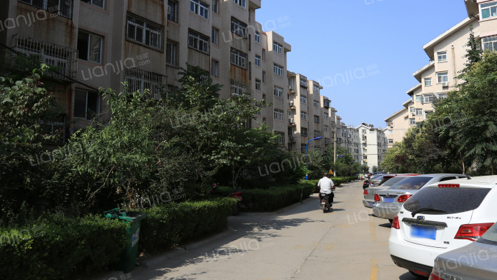 湖滨苑小区外景图