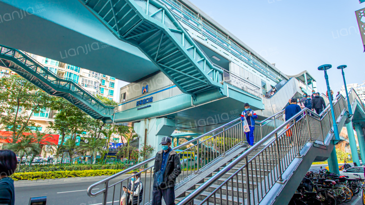 典宝路头街外景图