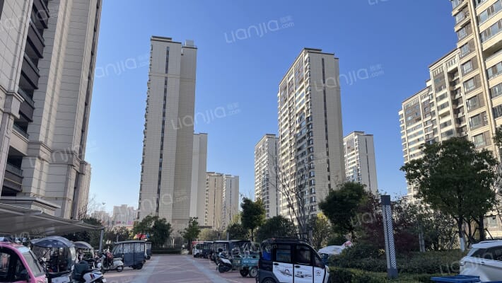 华力名著东区外景图