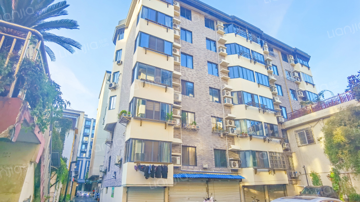 秀城公寓外景图