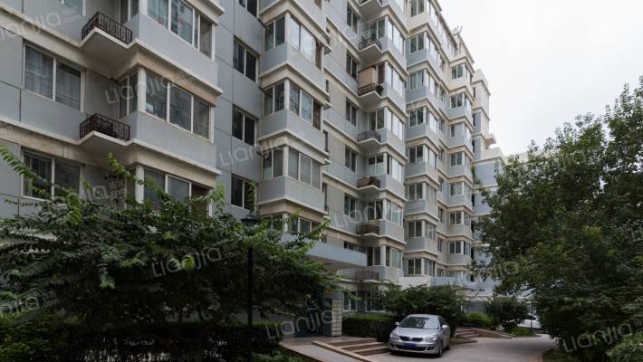 实创现代城外景图