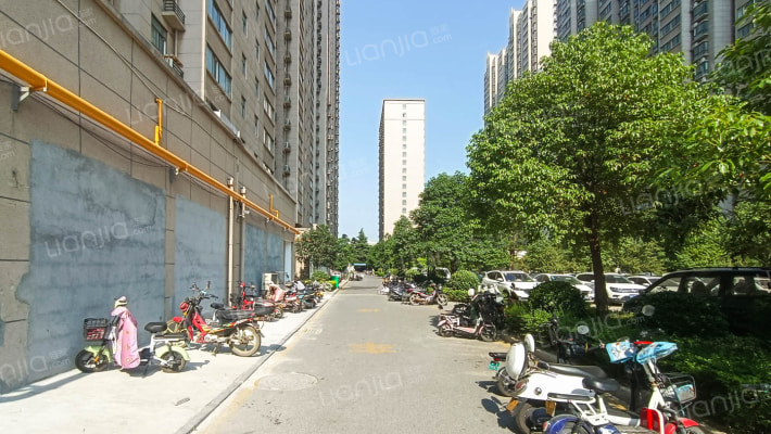 金盾花园外景图