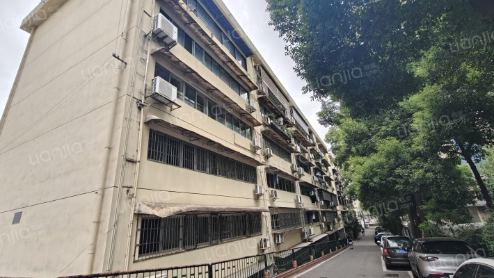 市体育局宿舍外景图