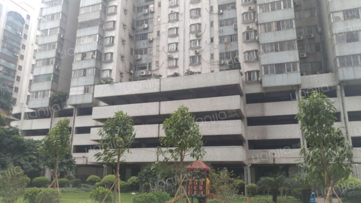 华远大厦外景图