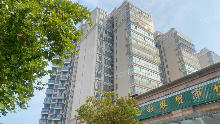 丰产路办事处家属院外景图