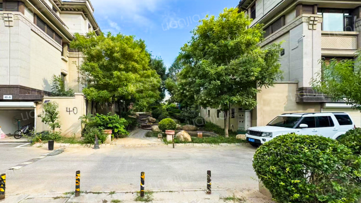 天山龍玺外景图