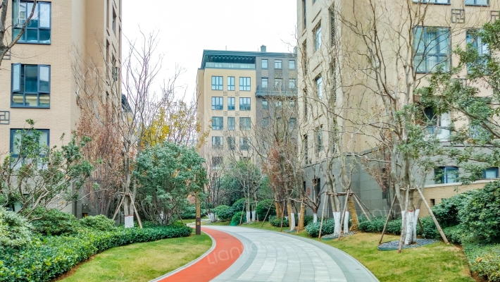 豫发国园外景图