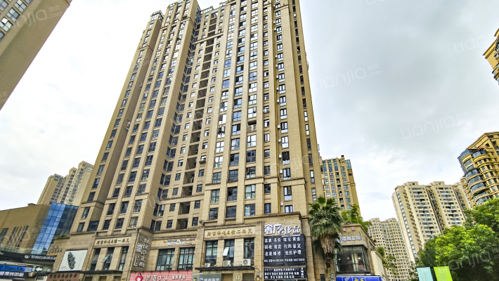 财富城市广场外景图