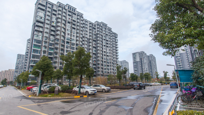 华丽家族太湖汇景三期外景图