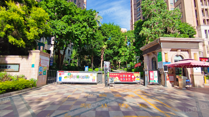 中庚香山春天外景图