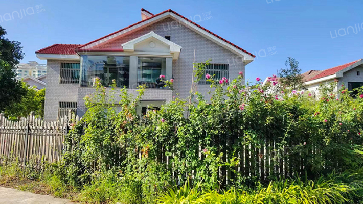 富华别墅外景图