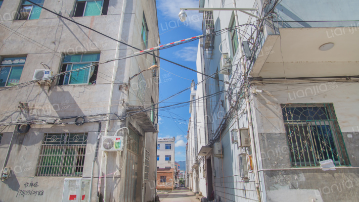 何宅村南区外景图