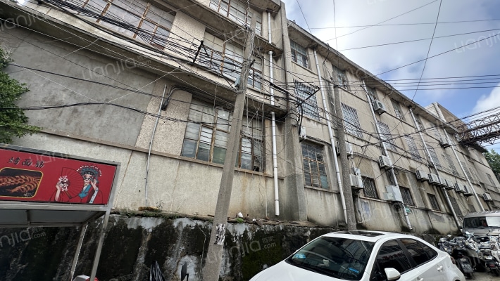 医院宿舍外景图