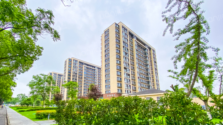 仲盛名都府外景图