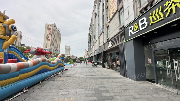 万象天地外景图