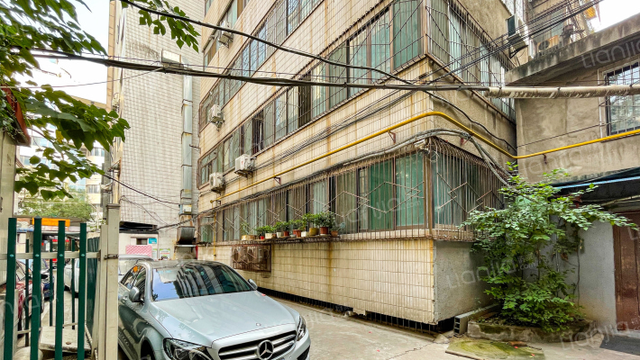 东木头市家属院外景图