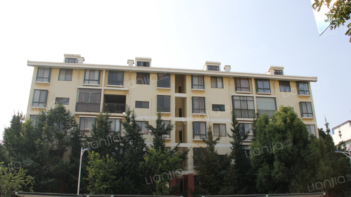 康泰苑小区外景图