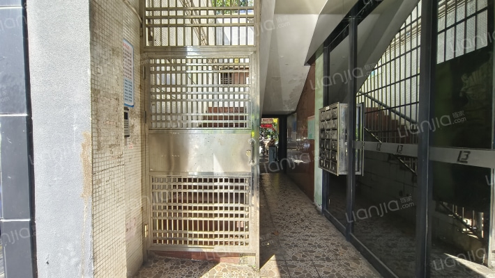 中心街住宅外景图