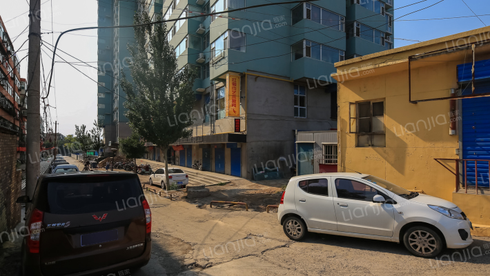 蓝色晶阁外景图