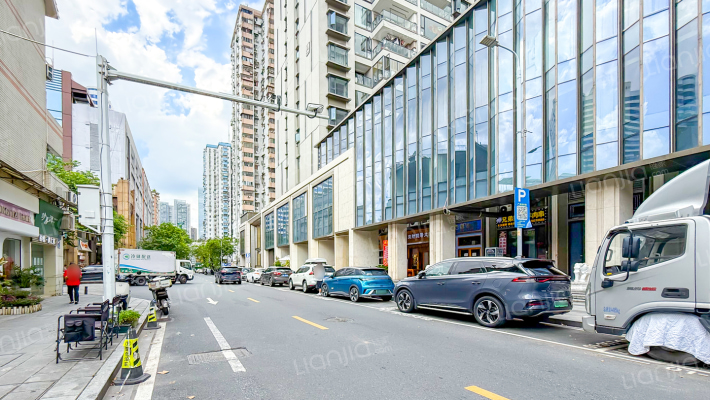 世茂天越外景图