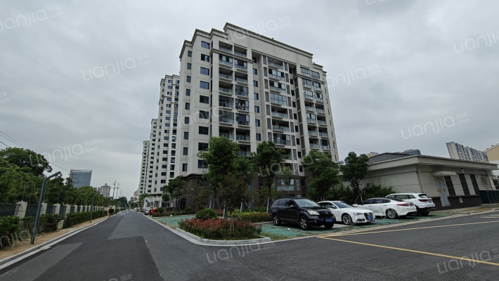 龙桥澜清庭外景图