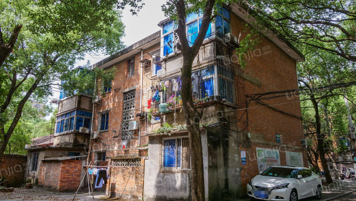 冶建小区外景图