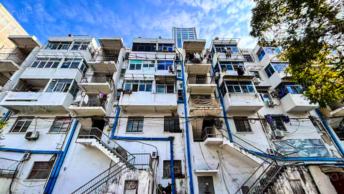 新华书店宿舍楼外景图