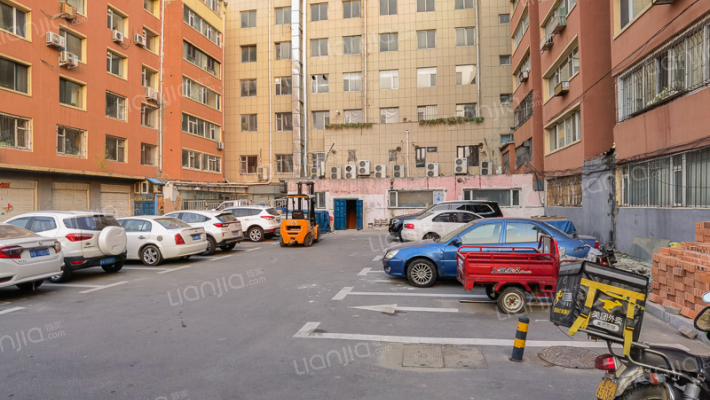 黄色楼小区外景图